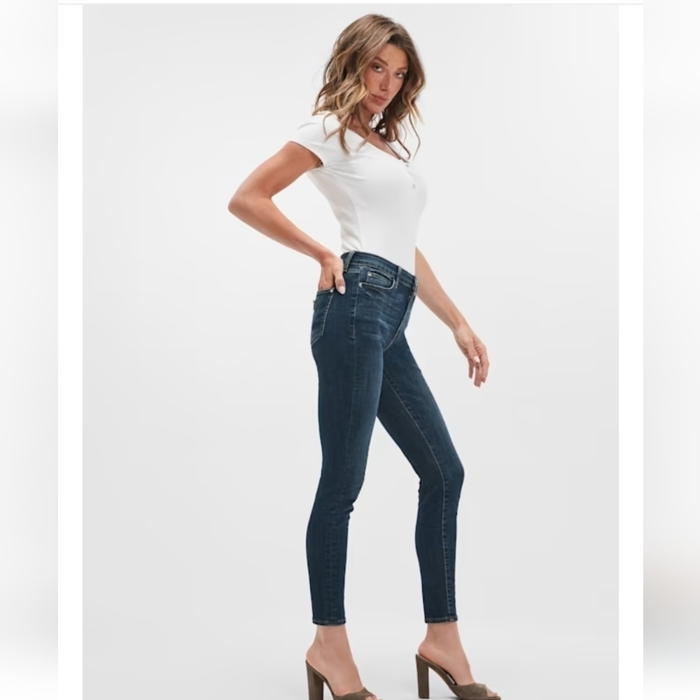 GUESS TAILERED HIGH RISE JEAN - Picture 2 of 9